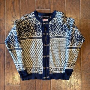 Vintage 80s/90s Lofoten Scotland Wool Sweater